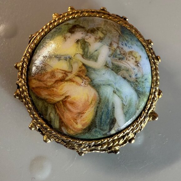 Vintage Victorian-Style Hand-Painted Porcelain Brooch With Gilded Filigree Frame - Picture 4 of 16